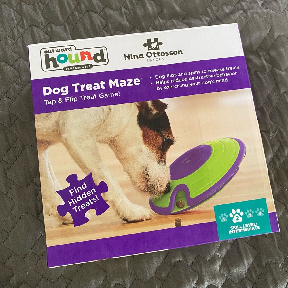 NEW ✅ Outward Hound Nina Ottosson Dog Treat Maze